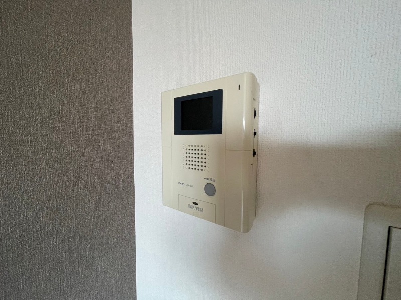 セキュリティ　ＴＶモニター付インターホンです。来客者の顔が見えるので安心！