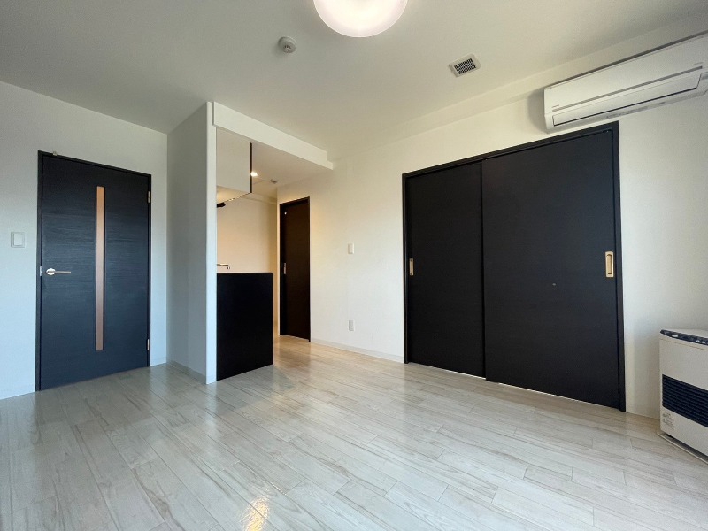居室・リビング　広くてキレイなお部屋が広がっていて、充実した生活が送れそう。