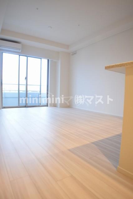 居室・リビング　同マンションの別居室の室内写真になります。