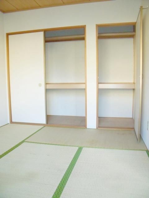 収納　押入れ完備