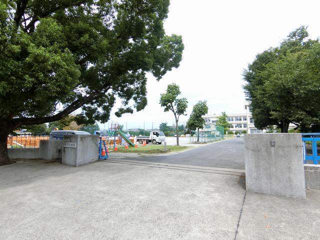 小学校　春日井市立勝川小学校（小学校）まで347m
