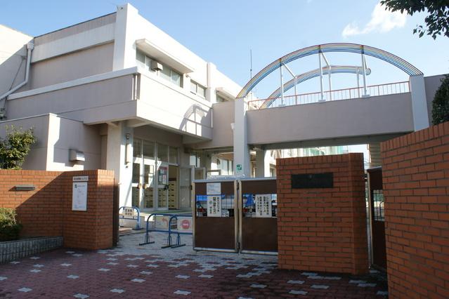 小学校　名古屋市立成章小学校（小学校）まで425m
