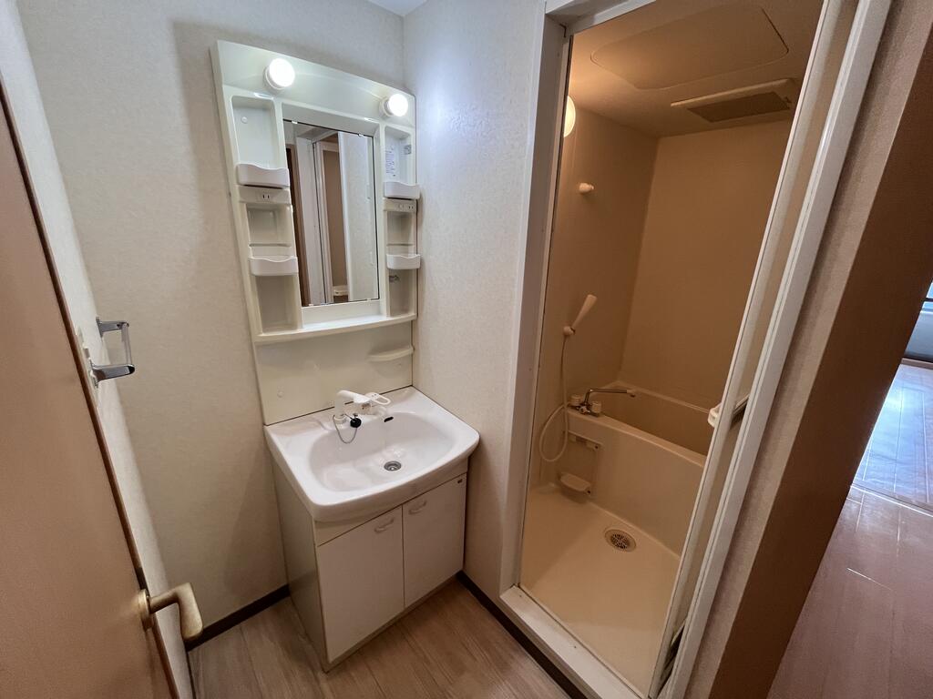 洗面設備　同タイプ別部屋の写真です。
