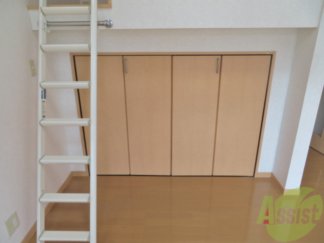 収納　収納ですね、幅はイイですが高さが気になります。