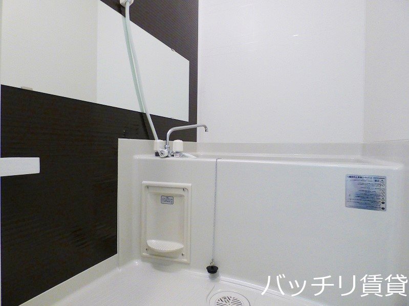 バス・シャワールーム　※同マンション別部屋写真のため、現状優先。