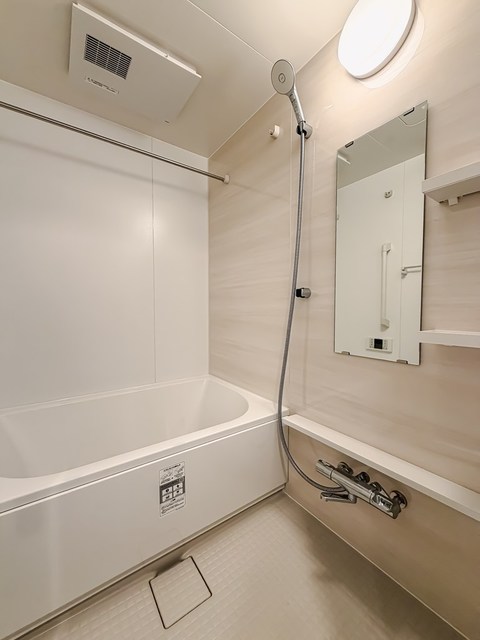 バス・シャワールーム　※写真は同タイプ住戸です。
