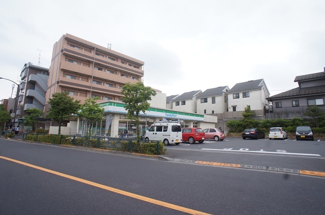 コンビニ　ファミリーマート成田西二丁目店（コンビニ）まで638m