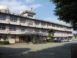 中学校　小田原市立白山中学校（中学校）まで1212m