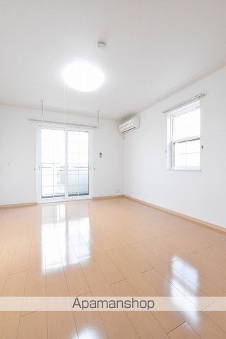 ＪＲ東北本線 那須塩原駅 徒歩16分 2階建 築17年の居間写真