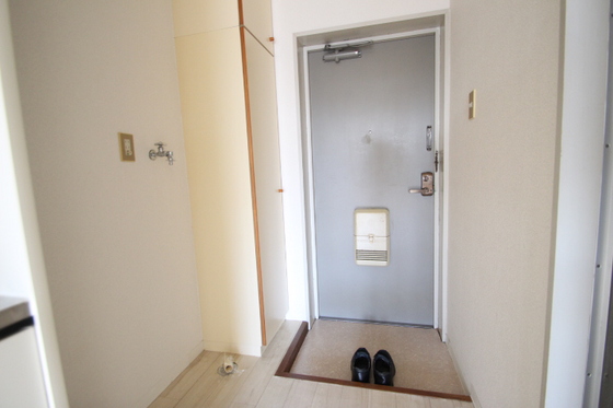 玄関　※他号室の写真です