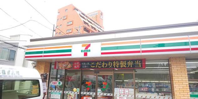 コンビニ　セブンイレブン墨田5丁目店（コンビニ）まで325m