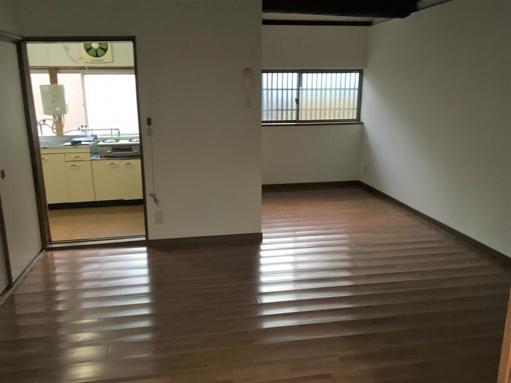 北袋町貸家の居間写真