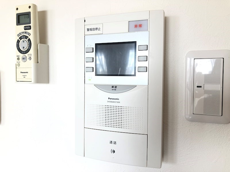 セキュリティ　モニター付きインターホン