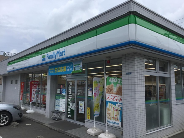 コンビニ　ファミリーマート　仙台八幡二丁目店（コンビニ）まで500m