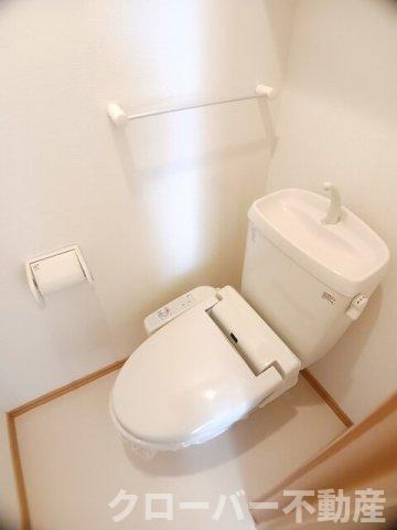 ＪＲ土讃線 善通寺駅 徒歩38分 2階建 築19年のトイレ写真