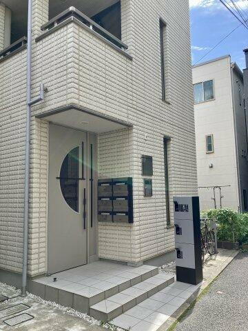 エントランス　ゆとりのあるエントランスです