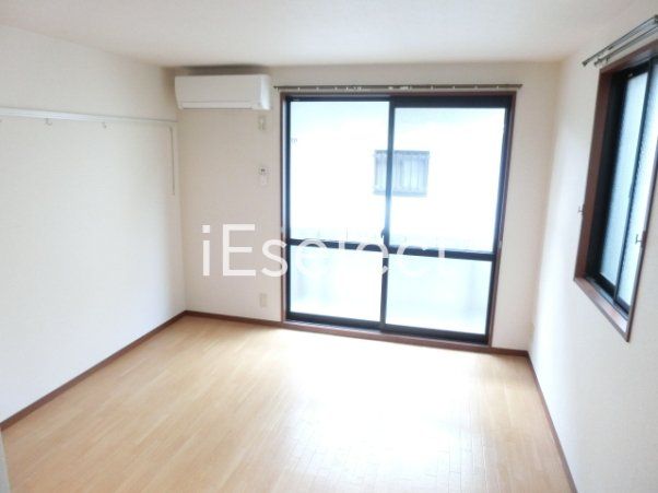 居室・リビング　角部屋・2面採光の明るいお部屋です?