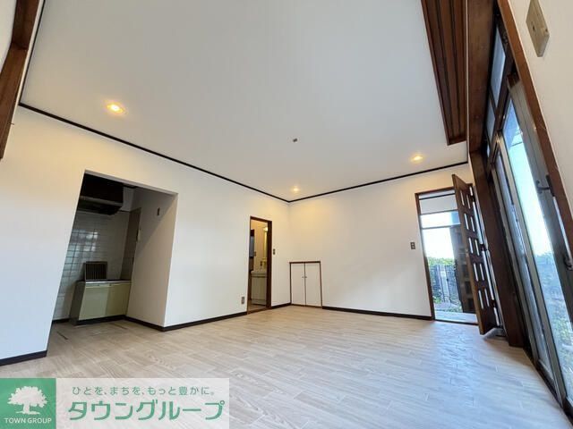 柏市藤ヶ谷貸家の居間写真