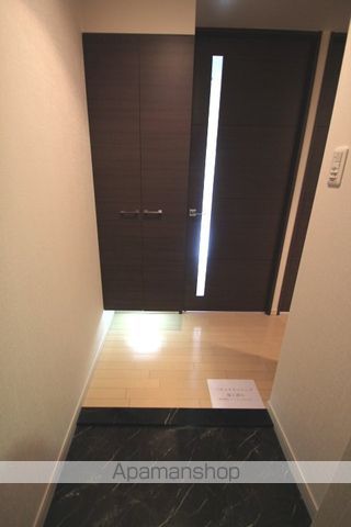 レオンコンフォート本町東の玄関写真