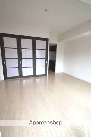 レオンコンフォート本町東の居間写真
