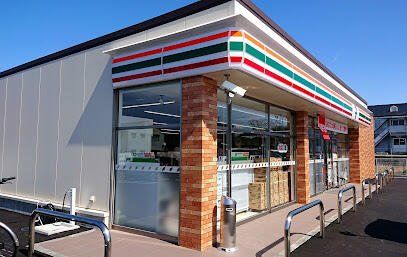 コンビニ　セブンイレブン金沢小坂町西店（コンビニ）まで339m