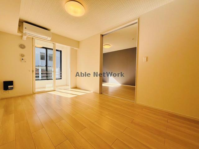 居室・リビング　同型類似のものです。