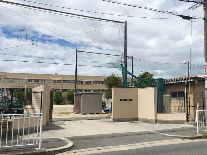 小学校　東大阪市立布施小学校（小学校）まで210m