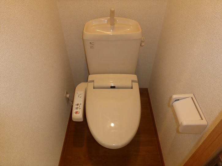 京王線 八幡山駅 徒歩5分 3階建 築22年のトイレ写真