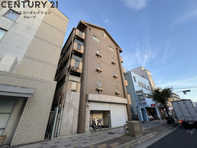 建物外観　敷地内駐輪場・ゴミ置き場完備