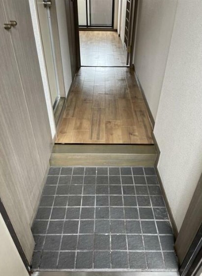 小田急小田原線 海老名駅 徒歩5分 12階建 築34年の玄関写真