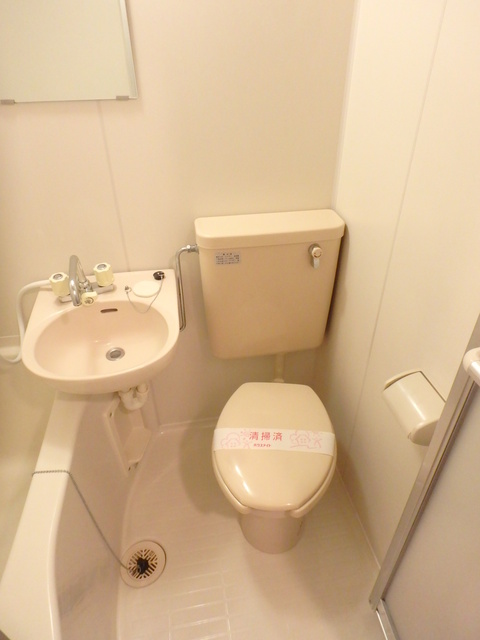 トイレ　★お手入れ簡単・浴室内シンプルトイレ★