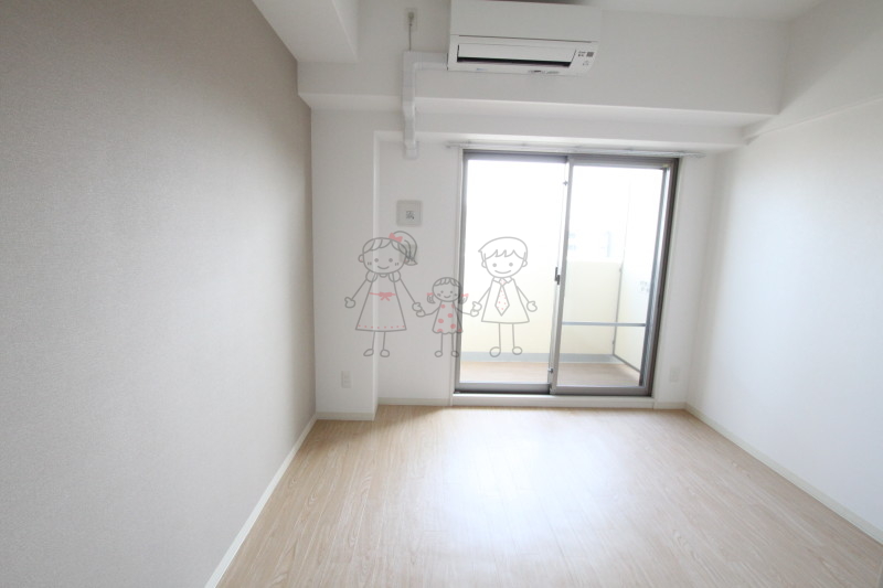 クローバーグランデ昭和町の居間写真