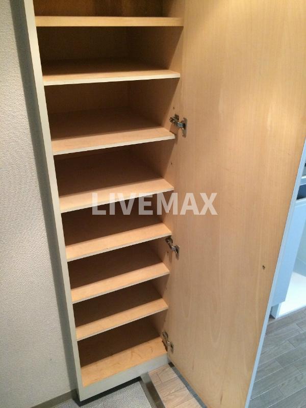 収納　シューズボックス※別部屋のお写真になります