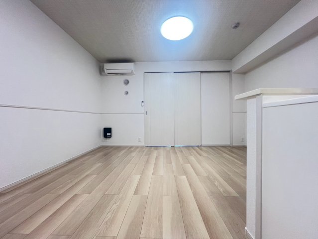 ヒカルサ尼崎神崎町の居間写真