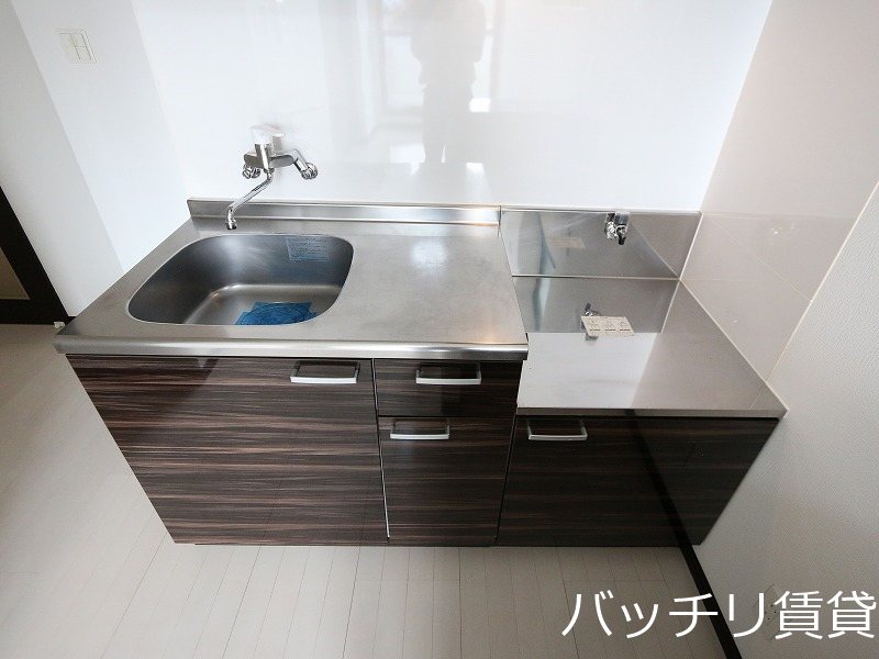 キッチン　類似物件の為、現状を優先致します。