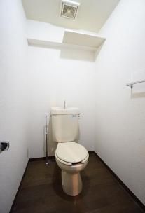 地下鉄七隈線 渡辺通駅 徒歩5分 14階建 築37年のトイレ写真
