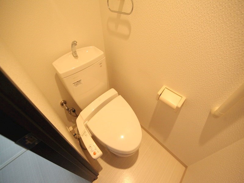 地下鉄桜通線 吹上駅 徒歩2分 6階建 築17年のトイレ写真