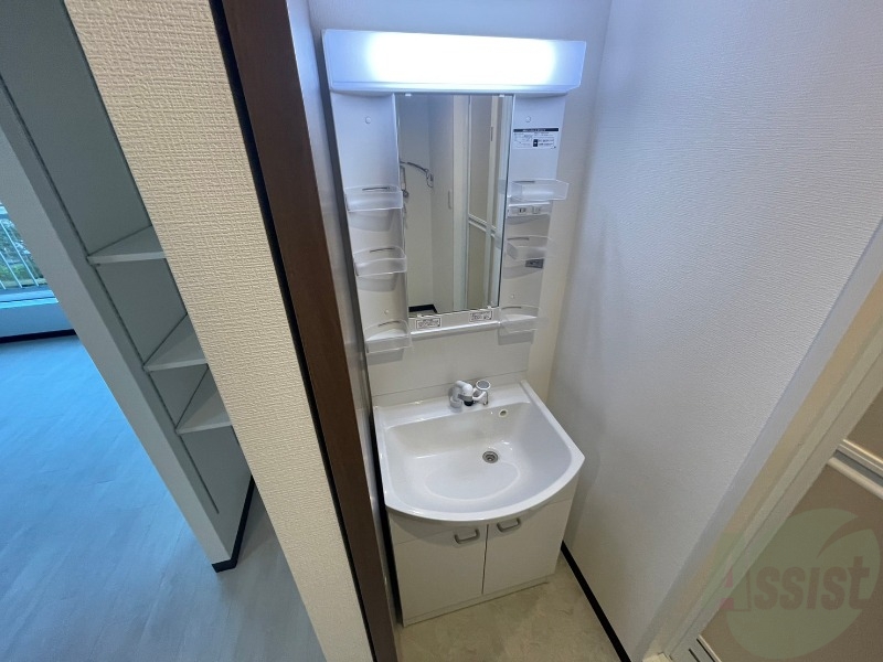 洗面設備　こちらに洗面台があります。朝の洗顔はこちらで。