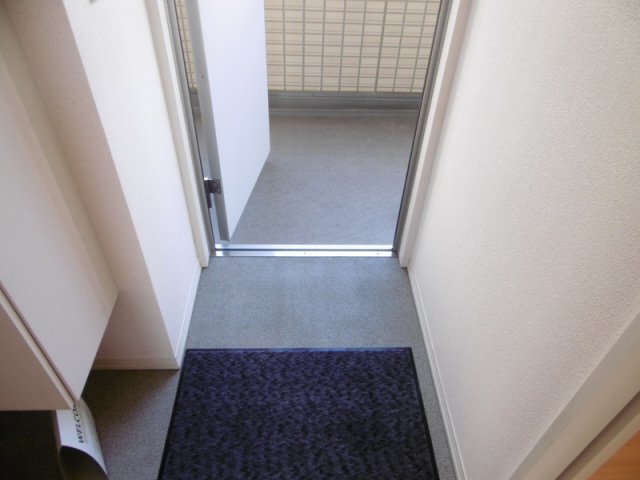 阪神本線 武庫川駅 徒歩5分 3階建 築16年の玄関写真