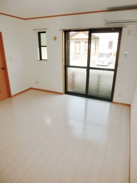 居室・リビング　11.2帖のゆったりとした居室です
