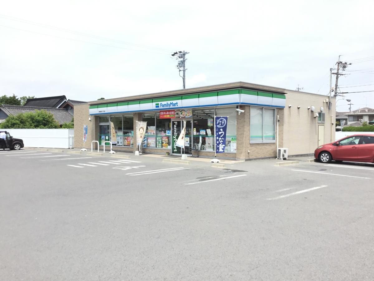 コンビニ　ファミリーマート津島愛宕七丁目店（コンビニ）まで432m