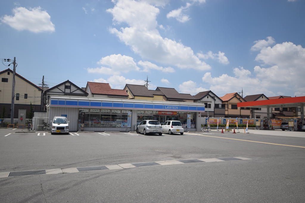 コンビニ　ローソン柏原石川町店（コンビニ）まで250m
