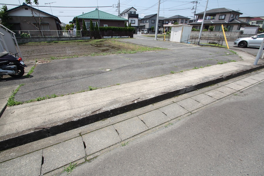 【ハイツフレンド白川の駐車場】