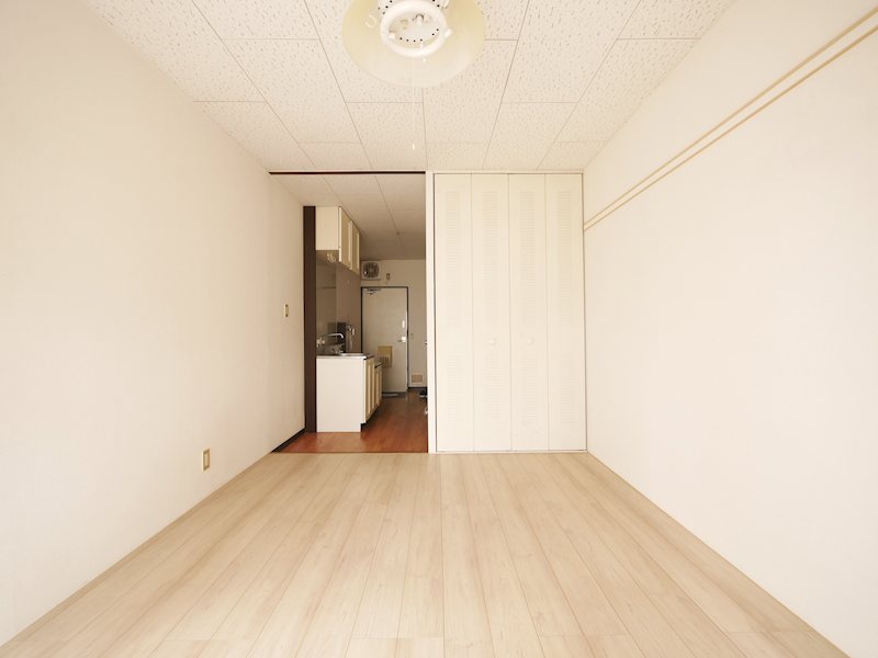 居室・リビング　洋室8帖