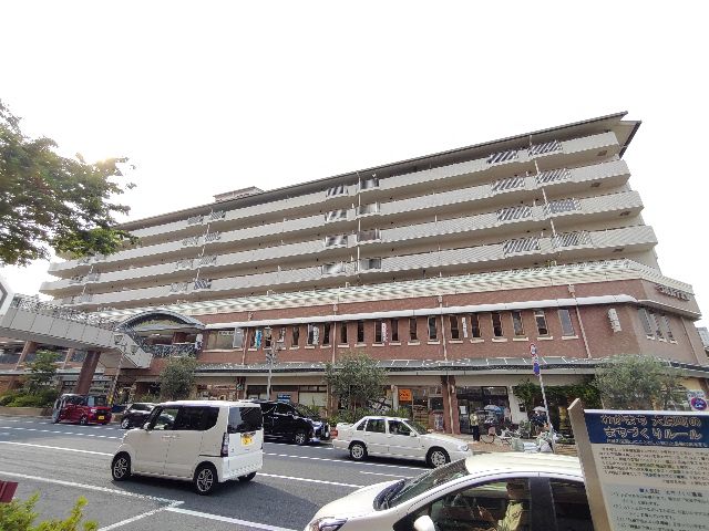 ショッピングセンター　ラポルテ北館（ショッピングセンター）まで1404m