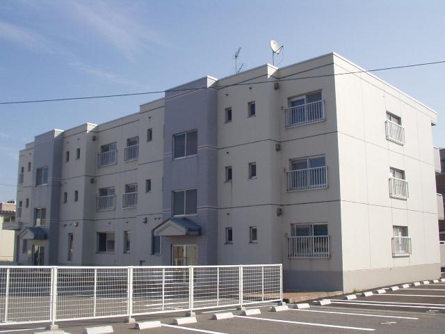 新発田市本町のマンションの建物外観