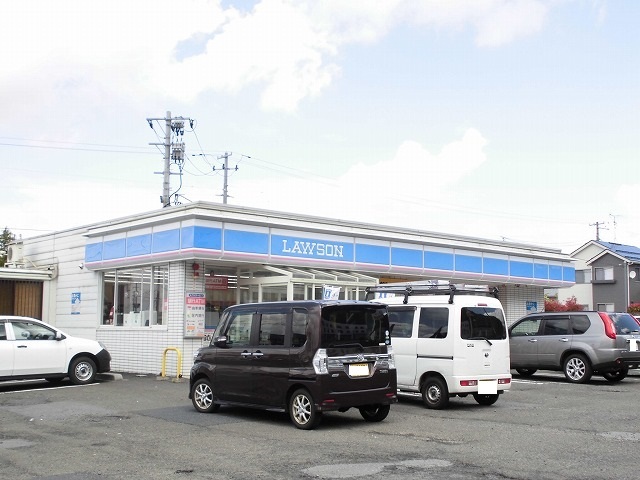 コンビニ　ローソン山形松山三丁目店（コンビニ）まで360m