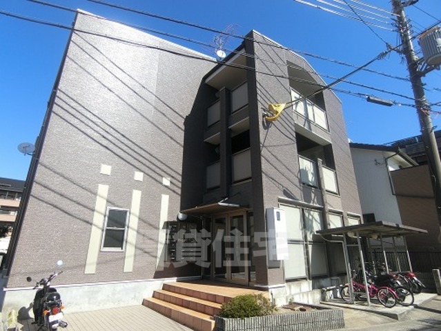 京都市山科区大宅打明町のマンションの建物外観