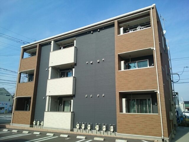 大牟田市樋口町のアパートの建物外観