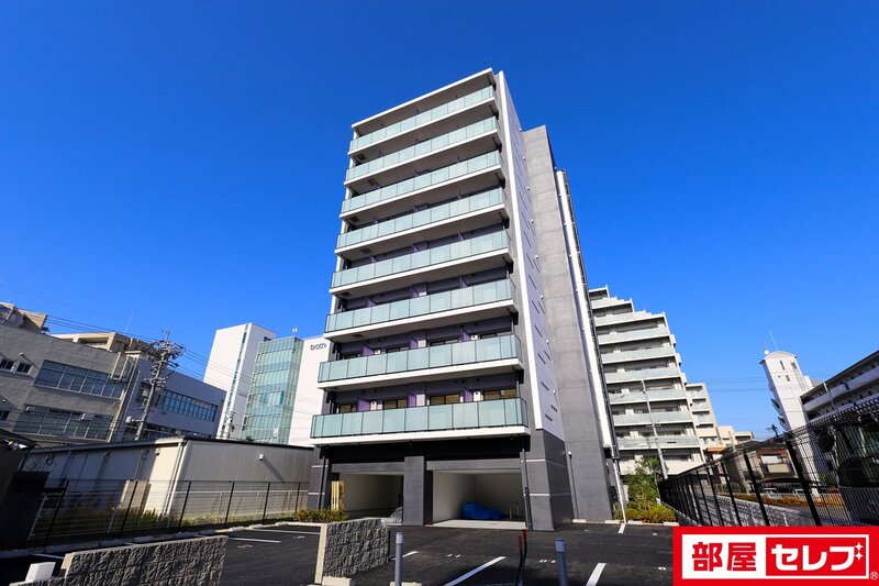 S-RESIDENCE堀田駅前の建物外観